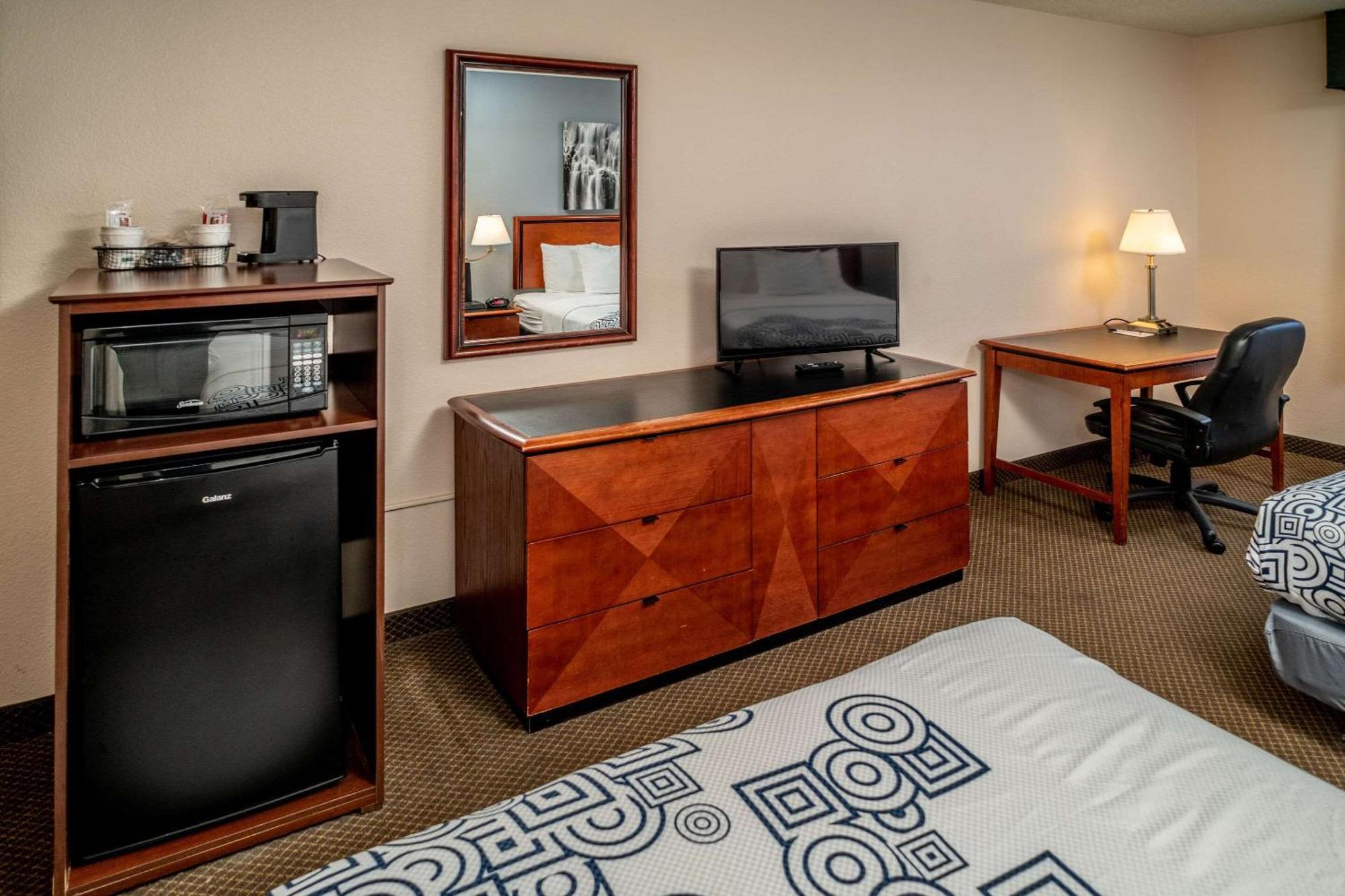Rodeway Inn Barboursville Εξωτερικό φωτογραφία